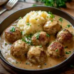 Hackb&auml;llchen in cremiger Sauce mit Kartoffelp&uuml;ree