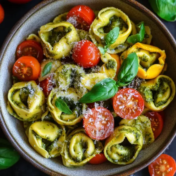 Tortellini-Salat mit Pesto
